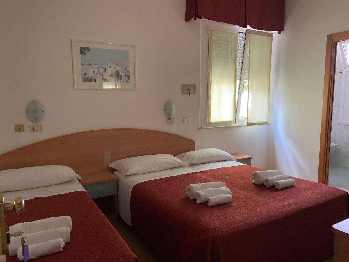 Hotel Chery Milano Marittima Exterior foto